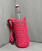 Korálový ručně háčkovaný obal na lahev Hecatoo™ HUGG