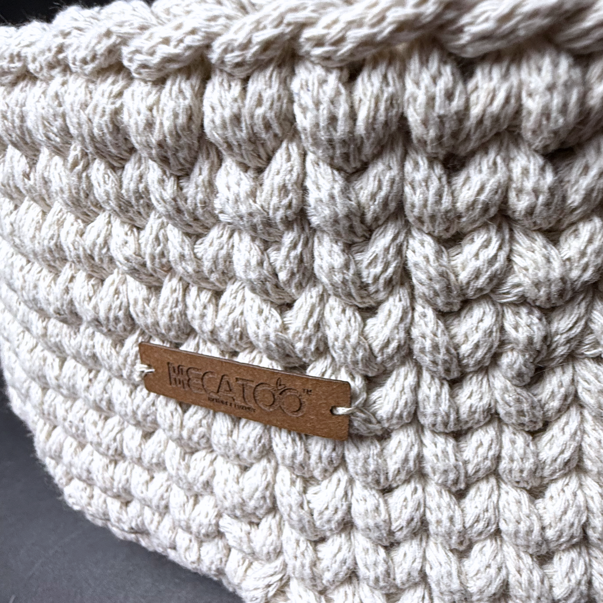 Luxusní na míru ručně háčkovaný pelíšek s polštářkem