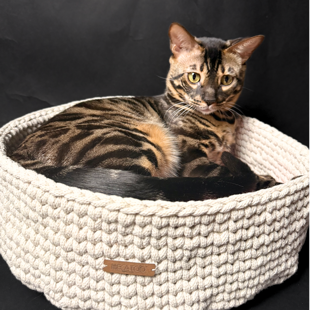 Luxusní na míru ručně háčkovaný pelíšek s polštářkem